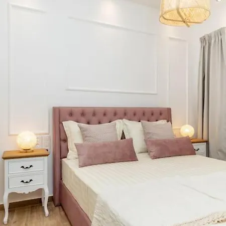 100 Steps - Serenity Apartment *