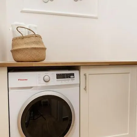 100 Steps - Serenity 아파트 Naxos City