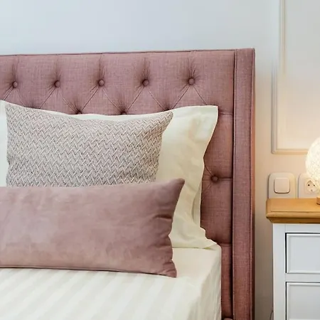 Serenity Beach House - 100 Steps From The Sea