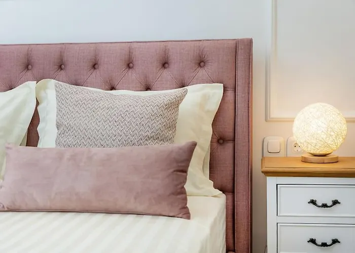 Serenity Beach House - 100 Steps From The Sea